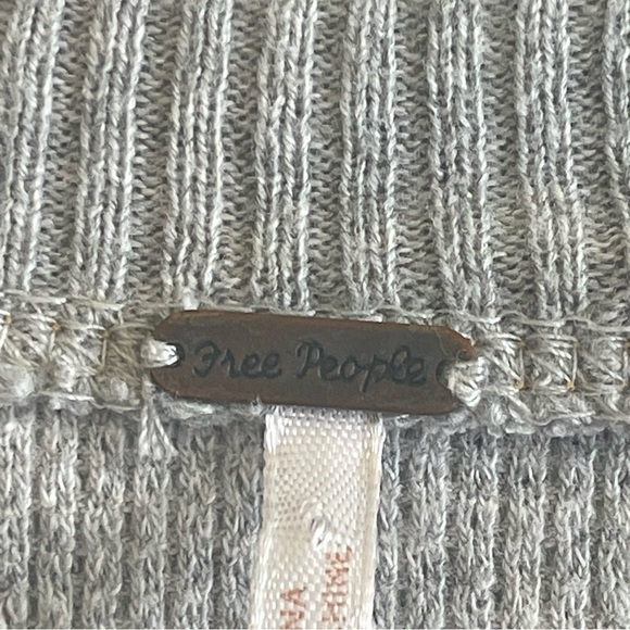 Free People In The Mix Cuff Top Jersey style Gray Large fits Small - Picture 8 of 14